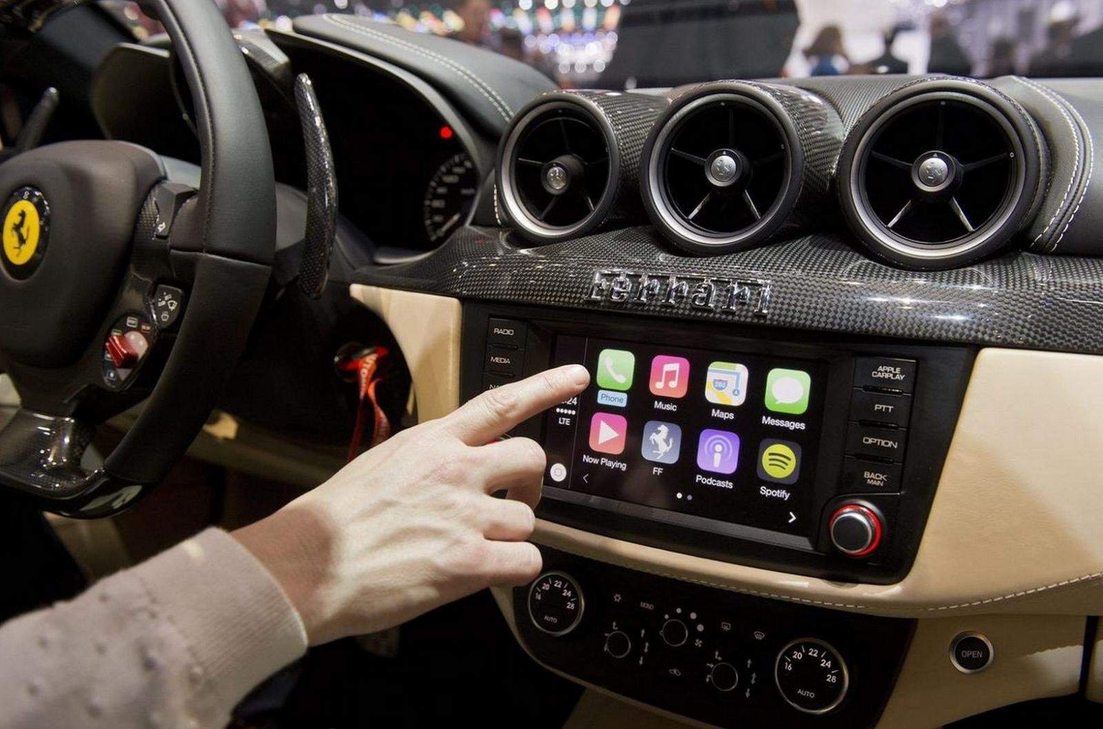 Ferrari CarPlay